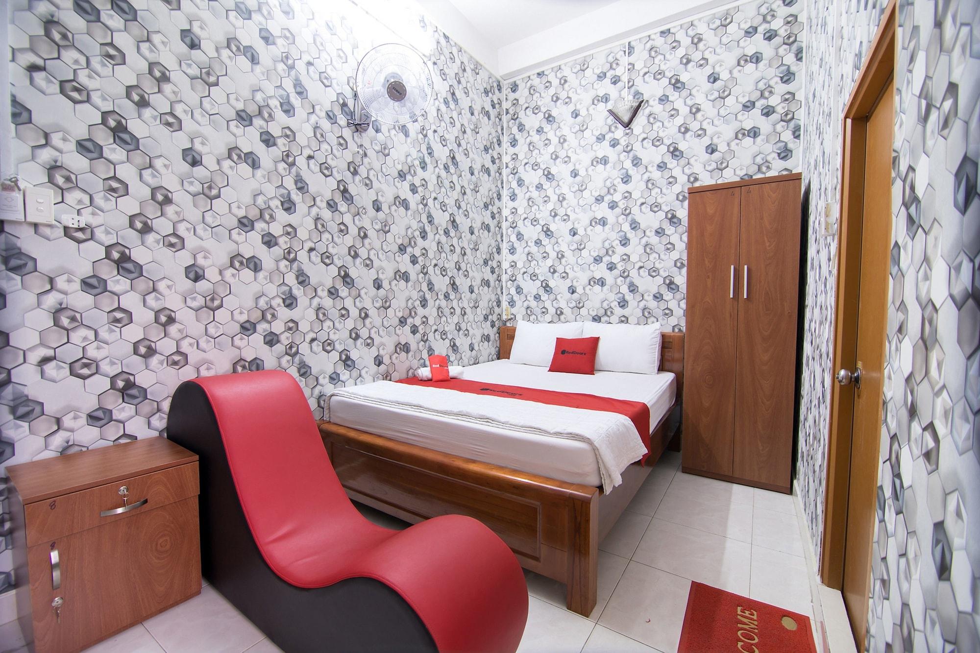 Reddoorz Near Tan Son Nhat Airport 3 Ho Chi Minh City Exterior photo