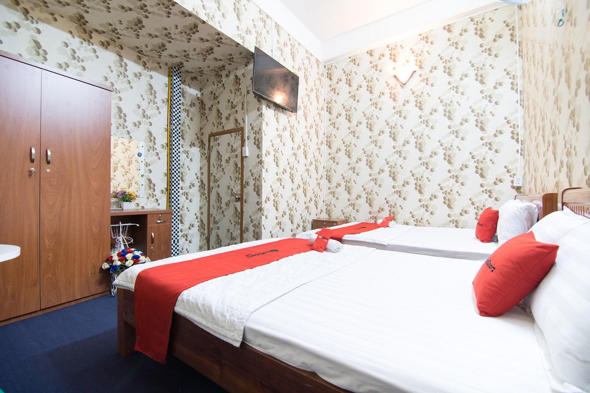 Reddoorz Near Tan Son Nhat Airport 3 Ho Chi Minh City Exterior photo