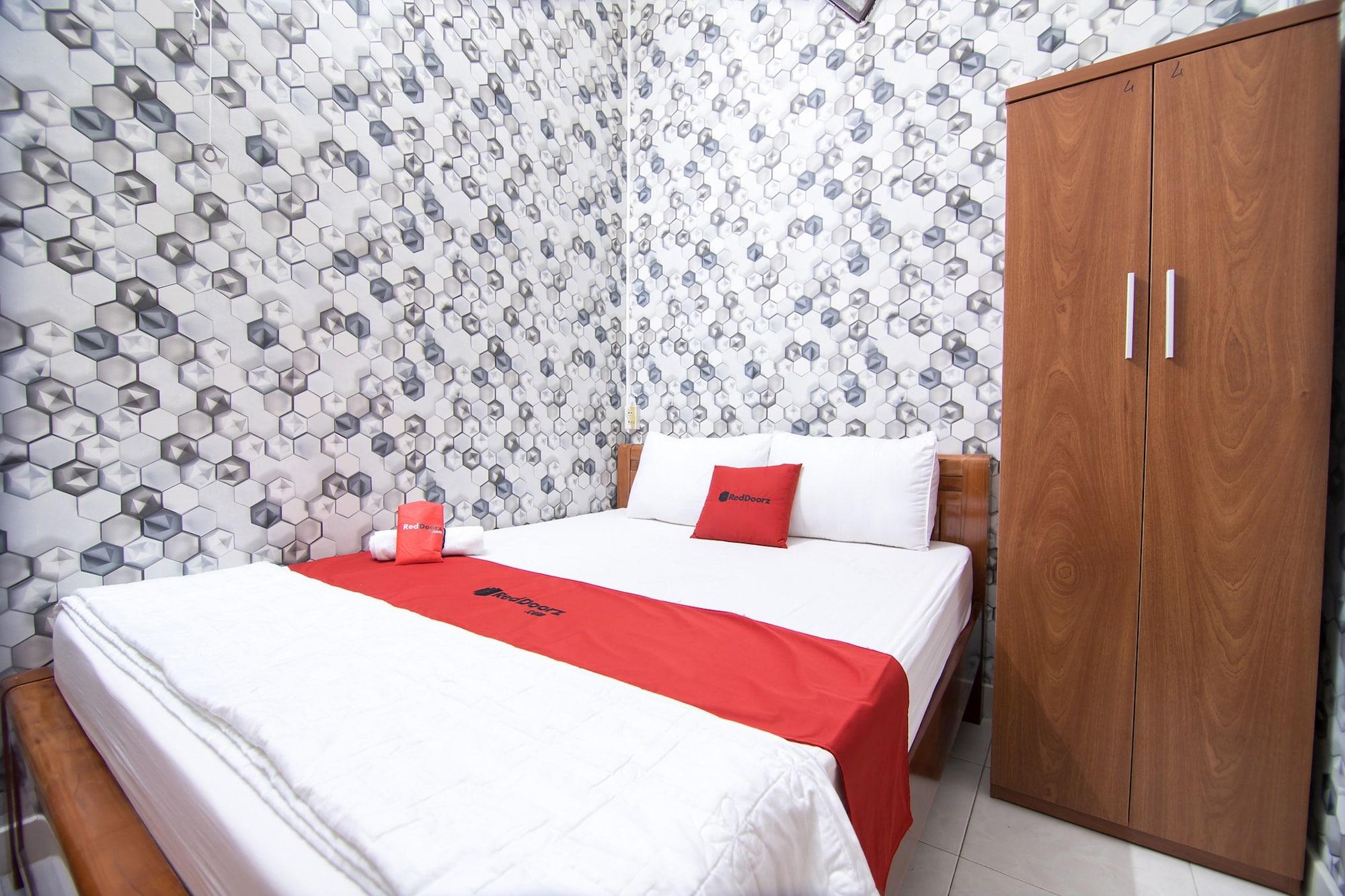 Reddoorz Near Tan Son Nhat Airport 3 Ho Chi Minh City Exterior photo