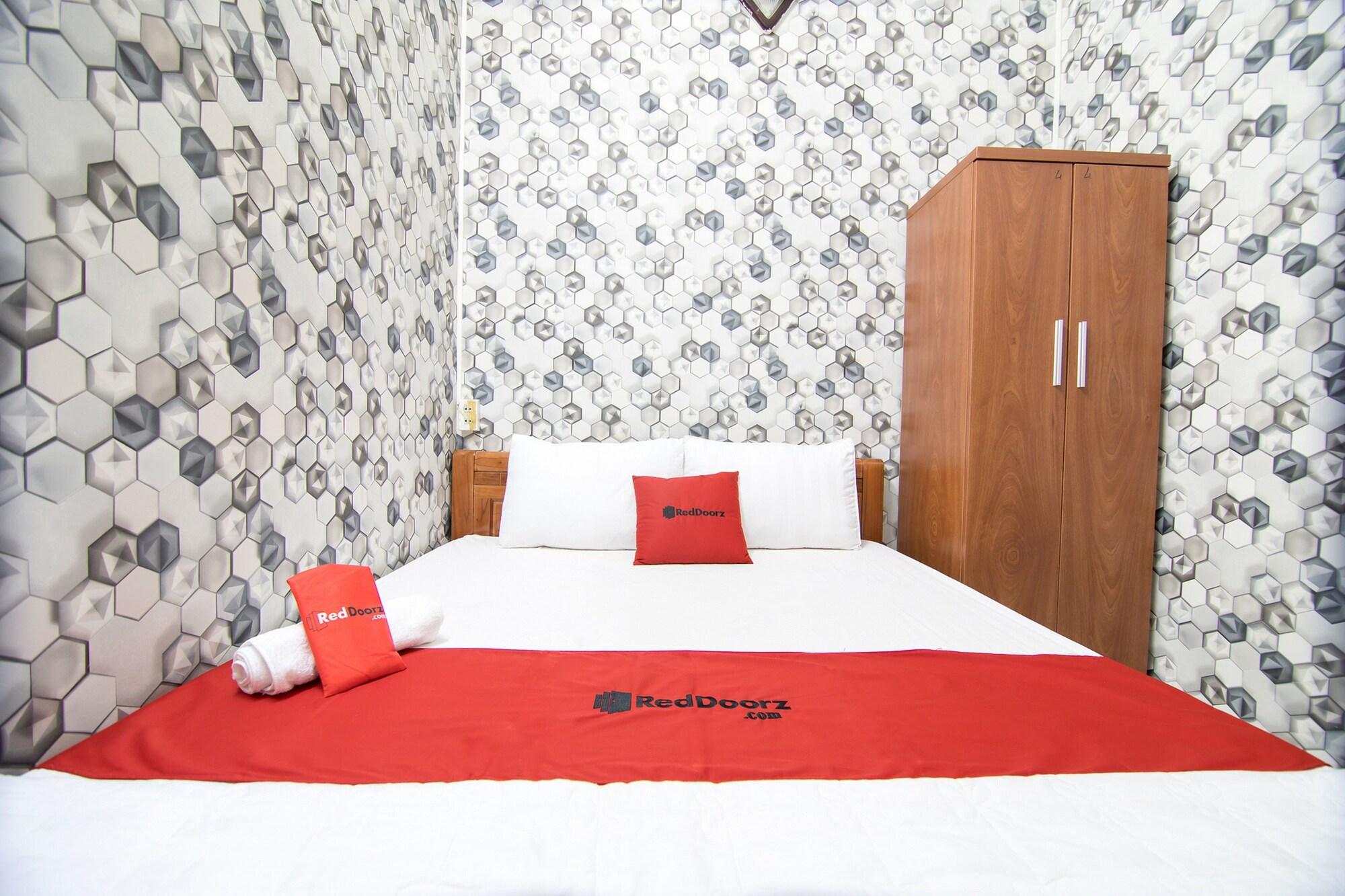 Reddoorz Near Tan Son Nhat Airport 3 Ho Chi Minh City Exterior photo